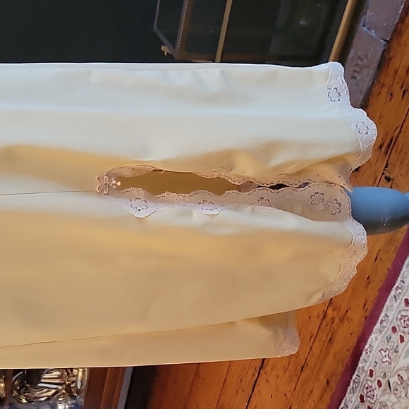 Vintage JulieAnne  Slip - Picture 5 of 13